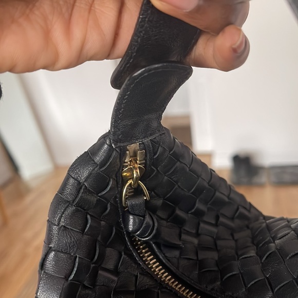 ๐ฅ๐ฅSOLD๐ฅ๐ฅBOTTEGA VENETA Intrecciato Leather Bag - Picture 13 of 15